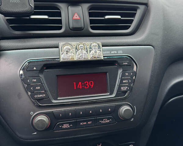 Серый Киа Рио, объемом двигателя 1.6 л и пробегом 109 тыс. км за 6000 $, фото 12 на Automoto.ua