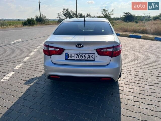 Серый Киа Рио, объемом двигателя 1.4 л и пробегом 175 тыс. км за 8500 $, фото 5 на Automoto.ua