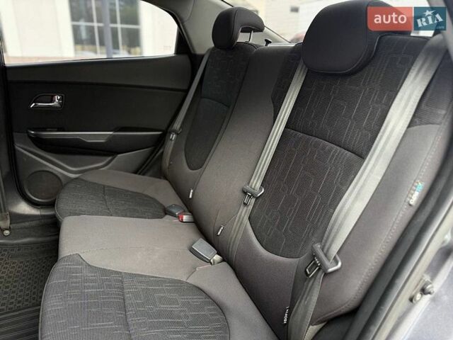 Серый Киа Рио, объемом двигателя 1.59 л и пробегом 206 тыс. км за 7499 $, фото 19 на Automoto.ua