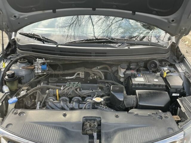 Сірий Кіа Ріо, об'ємом двигуна 1.4 л та пробігом 170 тис. км за 5999 $, фото 19 на Automoto.ua