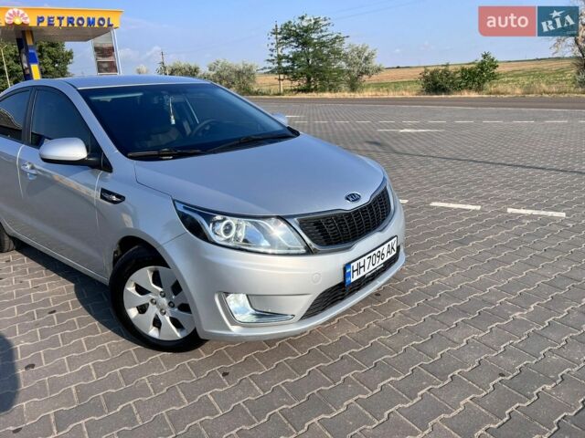 Сірий Кіа Ріо, об'ємом двигуна 1.4 л та пробігом 175 тис. км за 8000 $, фото 2 на Automoto.ua