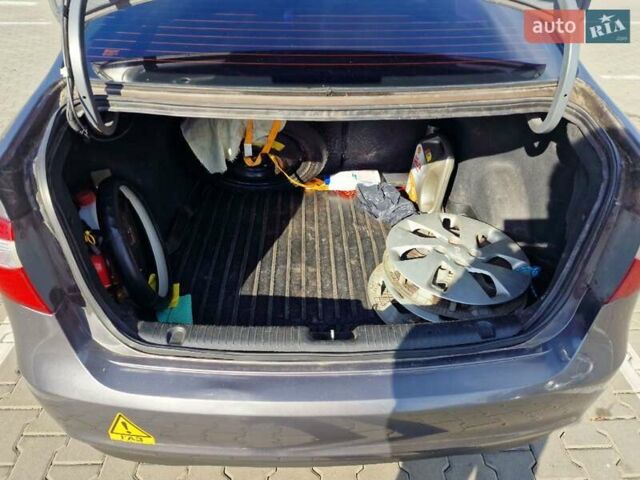 Серый Киа Рио, объемом двигателя 1.4 л и пробегом 187 тыс. км за 4900 $, фото 26 на Automoto.ua