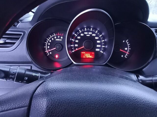 Сірий Кіа Ріо, об'ємом двигуна 0 л та пробігом 133 тис. км за 8200 $, фото 1 на Automoto.ua