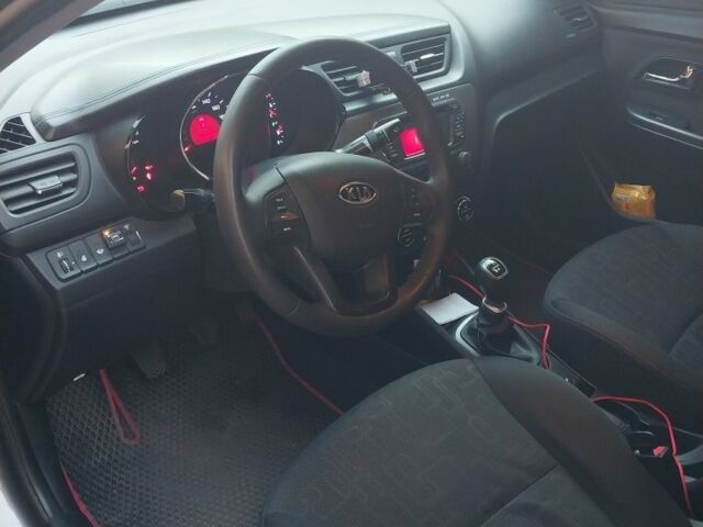 Серый Киа Рио, объемом двигателя 1.6 л и пробегом 72 тыс. км за 8350 $, фото 4 на Automoto.ua