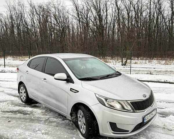 Сірий Кіа Ріо, об'ємом двигуна 1.4 л та пробігом 130 тис. км за 7500 $, фото 2 на Automoto.ua