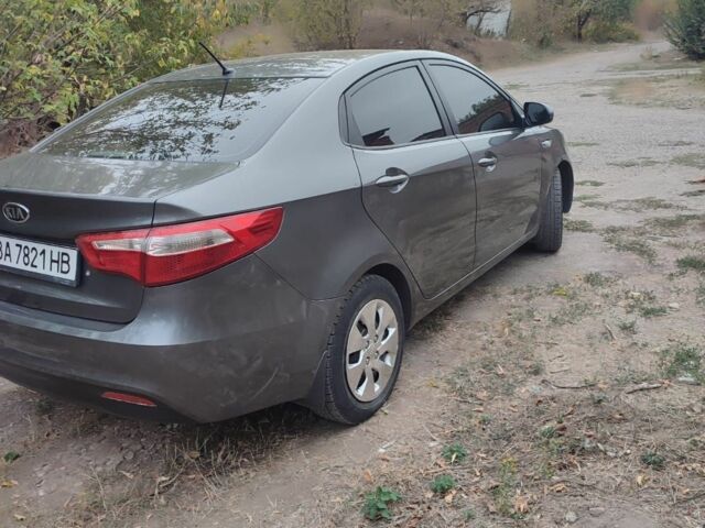 Серый Киа Рио, объемом двигателя 1.4 л и пробегом 170 тыс. км за 5496 $, фото 4 на Automoto.ua