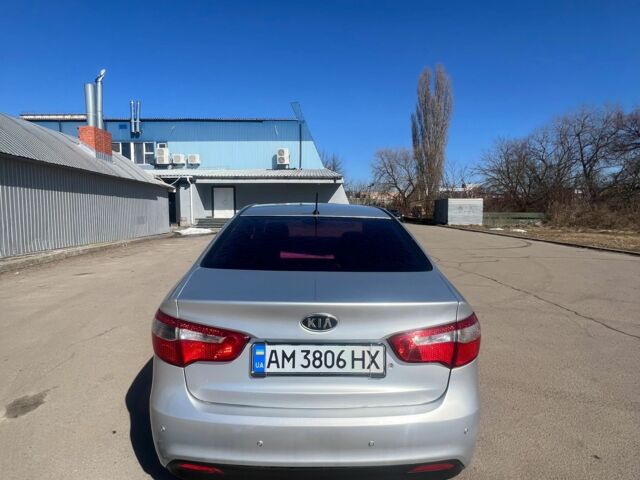 Серый Киа Рио, объемом двигателя 1.4 л и пробегом 247 тыс. км за 5253 $, фото 5 на Automoto.ua