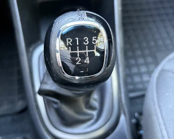 Серый Киа Рио, объемом двигателя 1.6 л и пробегом 121 тыс. км за 7200 $, фото 7 на Automoto.ua