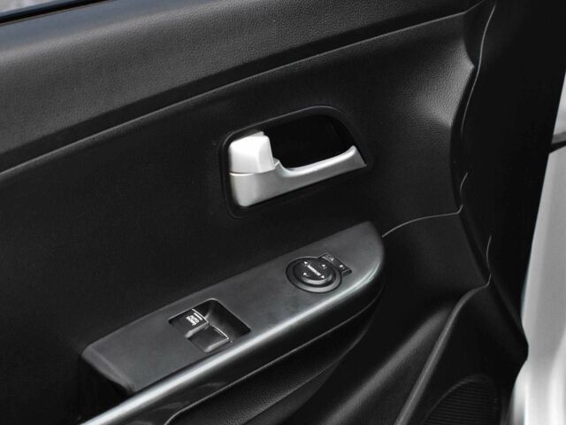 Серый Киа Рио, объемом двигателя 1.4 л и пробегом 226 тыс. км за 6999 $, фото 9 на Automoto.ua