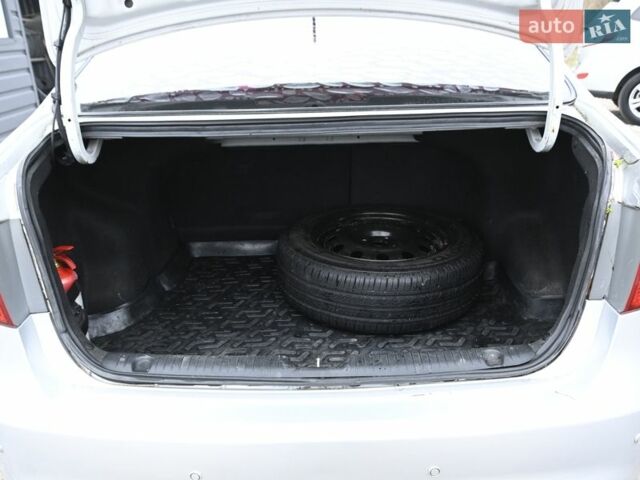 Серый Киа Рио, объемом двигателя 1.4 л и пробегом 247 тыс. км за 5800 $, фото 17 на Automoto.ua