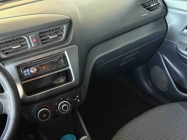 Серый Киа Рио, объемом двигателя 1.4 л и пробегом 200 тыс. км за 6840 $, фото 16 на Automoto.ua