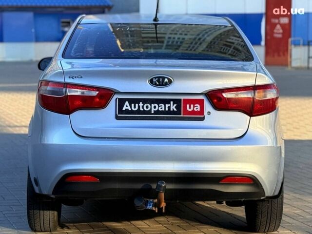 Серый Киа Рио, объемом двигателя 1.4 л и пробегом 200 тыс. км за 7290 $, фото 5 на Automoto.ua