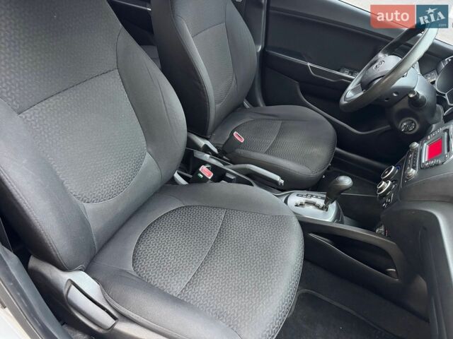 Сірий Кіа Ріо, об'ємом двигуна 1.6 л та пробігом 95 тис. км за 5700 $, фото 11 на Automoto.ua