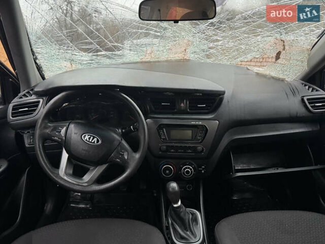 Серый Киа Рио, объемом двигателя 1.4 л и пробегом 250 тыс. км за 1950 $, фото 20 на Automoto.ua