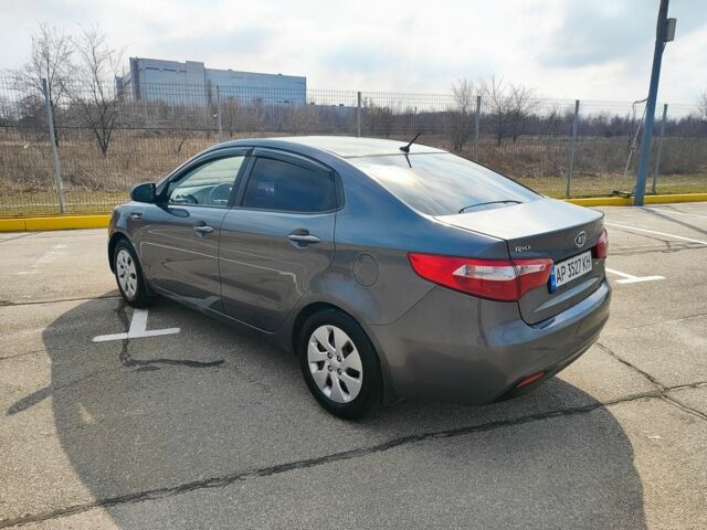 Серый Киа Рио, объемом двигателя 1.4 л и пробегом 260 тыс. км за 5000 $, фото 5 на Automoto.ua
