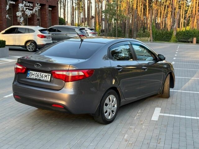 Серый Киа Рио, объемом двигателя 1.4 л и пробегом 126 тыс. км за 8013 $, фото 5 на Automoto.ua