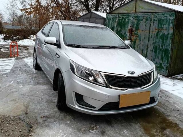 Серый Киа Рио, объемом двигателя 1.4 л и пробегом 67 тыс. км за 8373 $, фото 1 на Automoto.ua