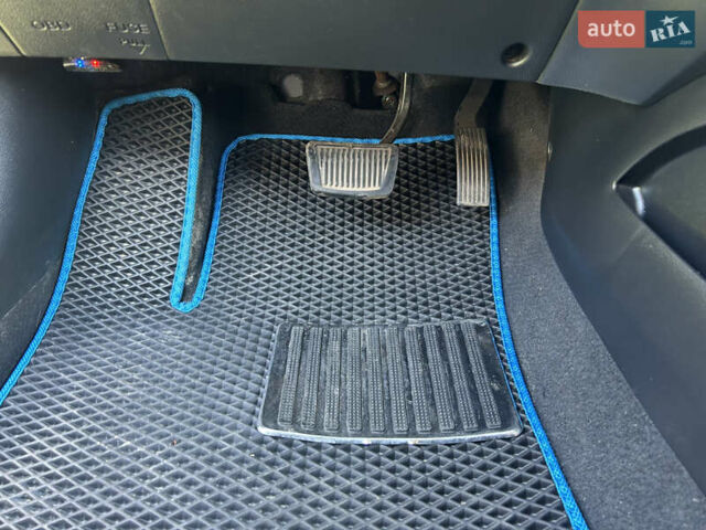 Серый Киа Рио, объемом двигателя 1.6 л и пробегом 250 тыс. км за 8299 $, фото 19 на Automoto.ua