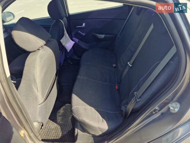 Серый Киа Рио, объемом двигателя 1.4 л и пробегом 187 тыс. км за 4900 $, фото 15 на Automoto.ua