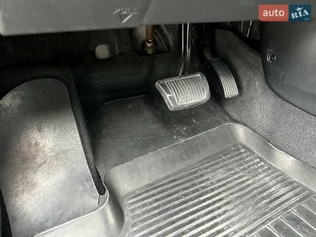 Серый Киа Рио, объемом двигателя 1.59 л и пробегом 81 тыс. км за 8900 $, фото 5 на Automoto.ua