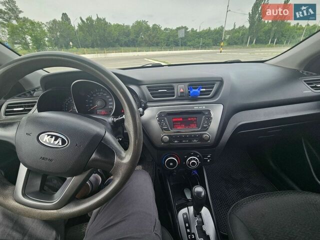Сірий Кіа Ріо, об'ємом двигуна 1.6 л та пробігом 208 тис. км за 7300 $, фото 9 на Automoto.ua