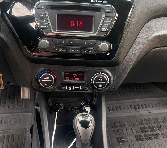 Сірий Кіа Ріо, об'ємом двигуна 1.6 л та пробігом 249 тис. км за 8600 $, фото 20 на Automoto.ua