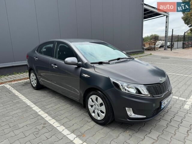 Серый Киа Рио, объемом двигателя 1.59 л и пробегом 180 тыс. км за 4900 $, фото 2 на Automoto.ua