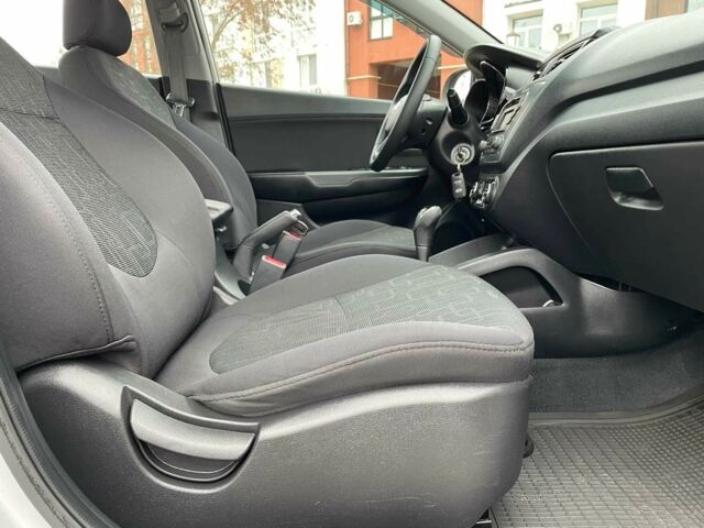 Серый Киа Рио, объемом двигателя 1.6 л и пробегом 121 тыс. км за 9500 $, фото 21 на Automoto.ua
