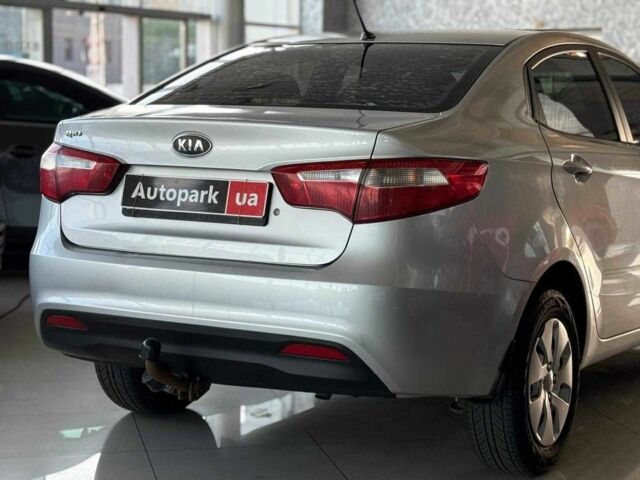 Серый Киа Рио, объемом двигателя 1.4 л и пробегом 200 тыс. км за 6840 $, фото 6 на Automoto.ua