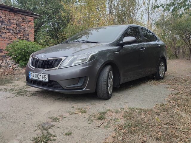 Серый Киа Рио, объемом двигателя 1.4 л и пробегом 170 тыс. км за 5496 $, фото 2 на Automoto.ua