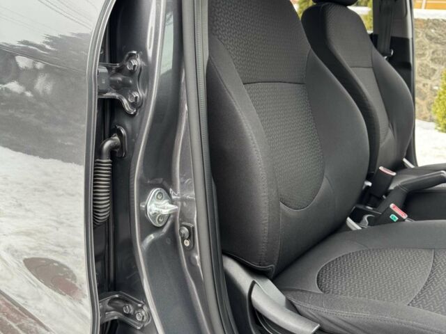 Серый Киа Рио, объемом двигателя 1.4 л и пробегом 82 тыс. км за 9200 $, фото 24 на Automoto.ua
