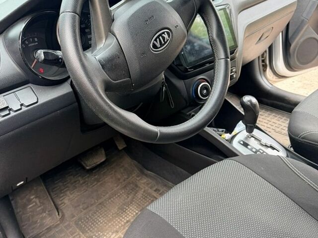 Серый Киа Рио, объемом двигателя 1.4 л и пробегом 190 тыс. км за 7300 $, фото 6 на Automoto.ua