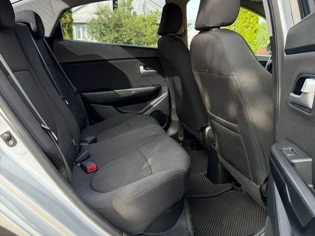 Сірий Кіа Ріо, об'ємом двигуна 1.6 л та пробігом 185 тис. км за 7650 $, фото 28 на Automoto.ua