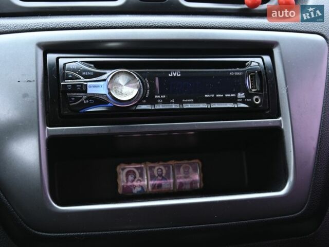 Серый Киа Рио, объемом двигателя 1.4 л и пробегом 247 тыс. км за 5800 $, фото 13 на Automoto.ua