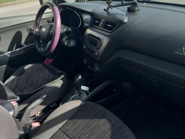 Серый Киа Рио, объемом двигателя 1.59 л и пробегом 180 тыс. км за 8000 $, фото 3 на Automoto.ua