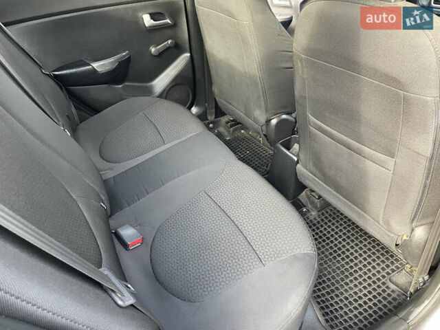 Серый Киа Рио, объемом двигателя 1.4 л и пробегом 167 тыс. км за 5999 $, фото 17 на Automoto.ua