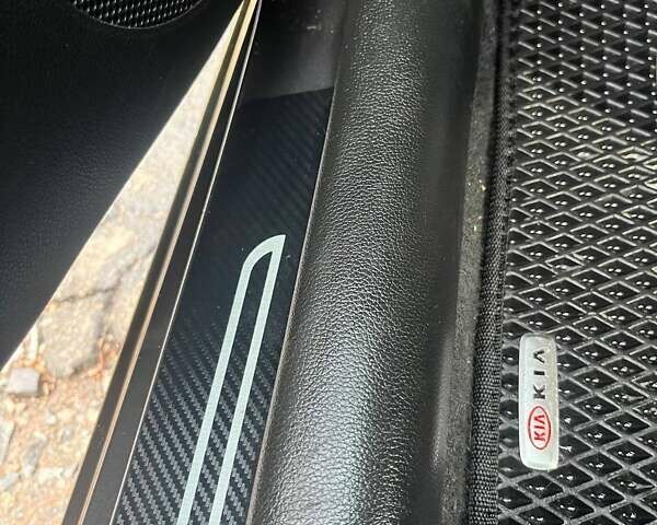Серый Киа Рио, объемом двигателя 1.4 л и пробегом 190 тыс. км за 7000 $, фото 16 на Automoto.ua
