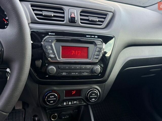 Сірий Кіа Ріо, об'ємом двигуна 1.59 л та пробігом 73 тис. км за 8299 $, фото 6 на Automoto.ua