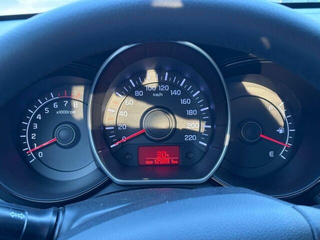 Серый Киа Рио, объемом двигателя 1.4 л и пробегом 126 тыс. км за 8013 $, фото 13 на Automoto.ua