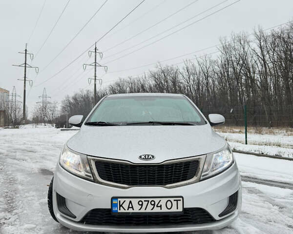Сірий Кіа Ріо, об'ємом двигуна 1.4 л та пробігом 130 тис. км за 7500 $, фото 1 на Automoto.ua
