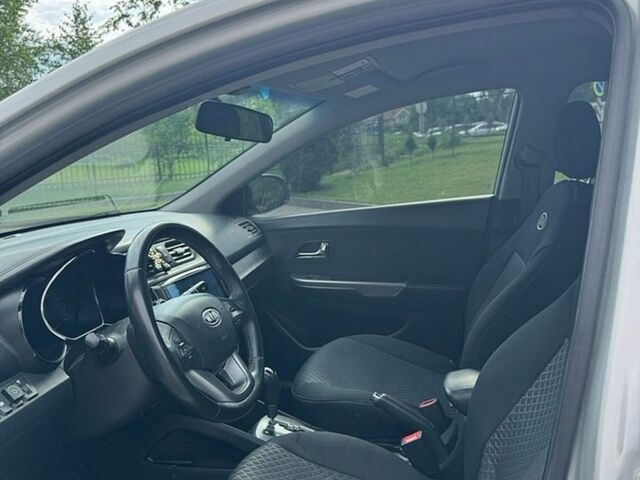 Сірий Кіа Ріо, об'ємом двигуна 1.59 л та пробігом 161 тис. км за 7999 $, фото 9 на Automoto.ua