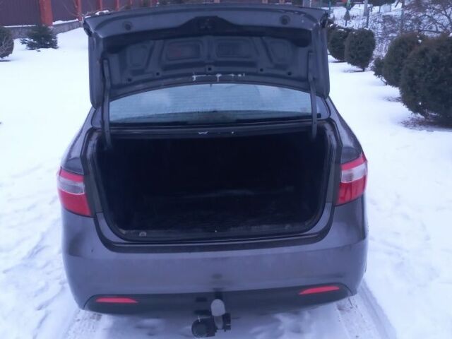 Сірий Кіа Ріо, об'ємом двигуна 0 л та пробігом 133 тис. км за 8200 $, фото 9 на Automoto.ua