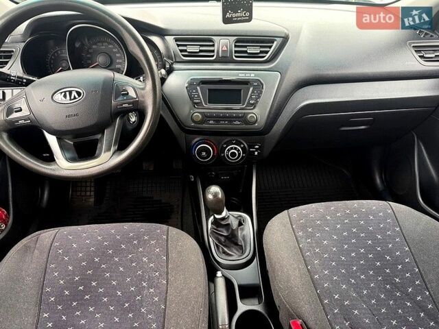 Серый Киа Рио, объемом двигателя 1.4 л и пробегом 168 тыс. км за 6300 $, фото 6 на Automoto.ua
