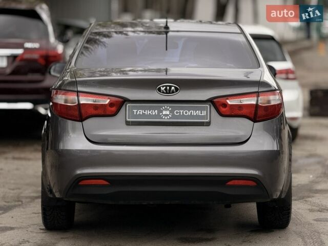 Серый Киа Рио, объемом двигателя 1.59 л и пробегом 180 тыс. км за 7300 $, фото 2 на Automoto.ua