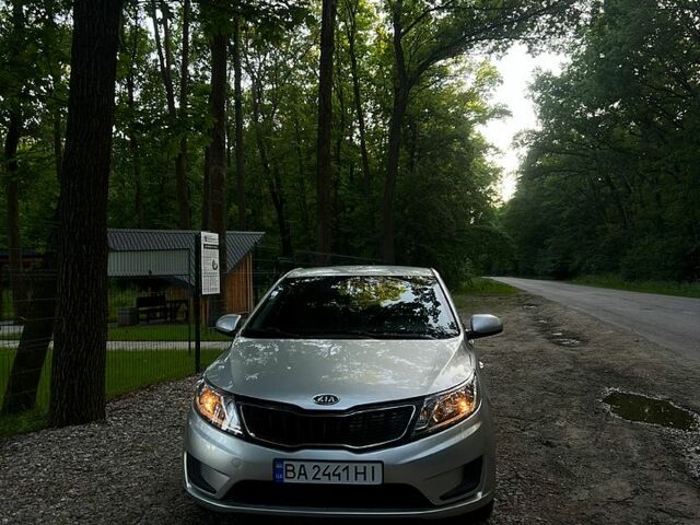 Серый Киа Рио, объемом двигателя 1.4 л и пробегом 165 тыс. км за 7200 $, фото 1 на Automoto.ua