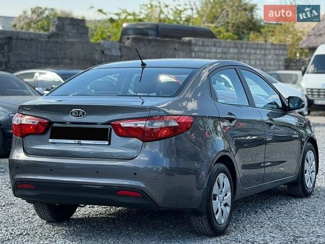 Сірий Кіа Ріо, об'ємом двигуна 1.6 л та пробігом 162 тис. км за 7000 $, фото 4 на Automoto.ua