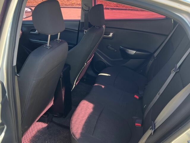 Серый Киа Рио, объемом двигателя 1.4 л и пробегом 247 тыс. км за 5253 $, фото 11 на Automoto.ua