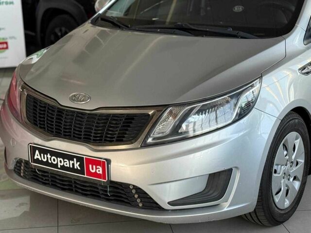 Серый Киа Рио, объемом двигателя 1.4 л и пробегом 200 тыс. км за 6840 $, фото 7 на Automoto.ua