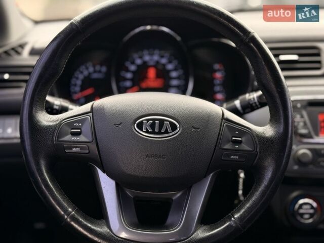 Серый Киа Рио, объемом двигателя 1.59 л и пробегом 180 тыс. км за 7300 $, фото 7 на Automoto.ua