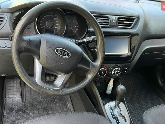Сірий Кіа Ріо, об'ємом двигуна 1.4 л та пробігом 87 тис. км за 7400 $, фото 6 на Automoto.ua